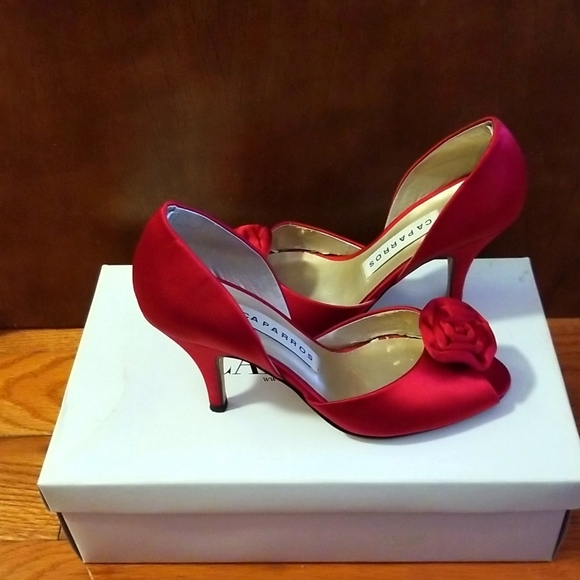 Caparros Red Heels Size 5 - Picture 2 of 3